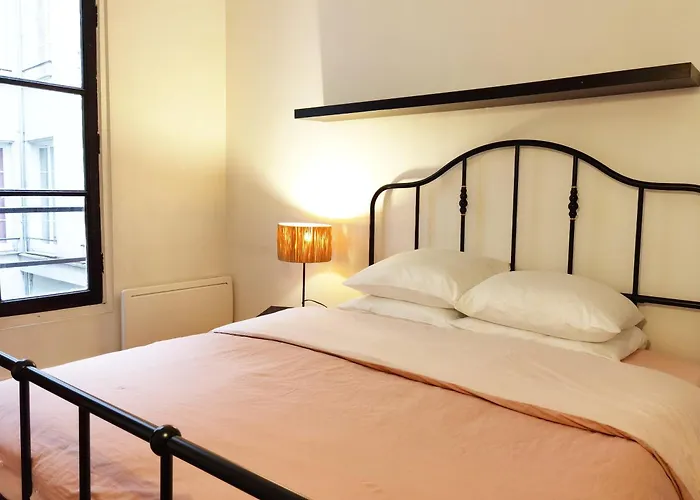 Le Marais Style With 3 Bdrs 3 Mns Republique N3-43 * Parigi